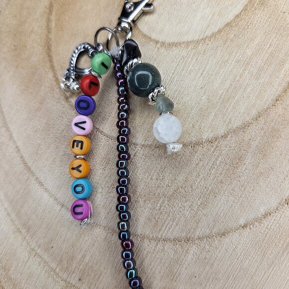 Handmade gemstone "I love you" keychain - Clarity, Grounding, Cleansing - Picture 2 of 4